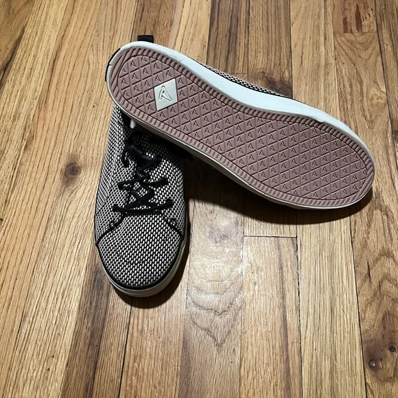 Sperry Women’s Knit Sneakers Size 12 - Picture 3 of 4